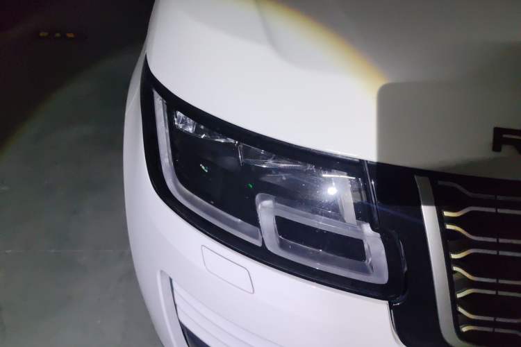 Used Land Rover Range 2018 3.0 SC V6 Vogue Extended-Length Model Right Front Headlight