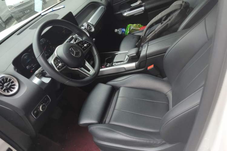 Used Mercedes-Benz GLB 2023 GLB 220 Fashion Model Left Front Seat