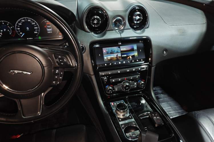 Used Jaguar XJ 2018 XJL 3.0 SC Two-Wheel-Drive Elegant Business Edition
