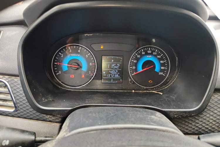 Used Dongfeng Fengon 330 2019 1.5L 330S Manual Comfort Version China VI Standard Odometer Close Up