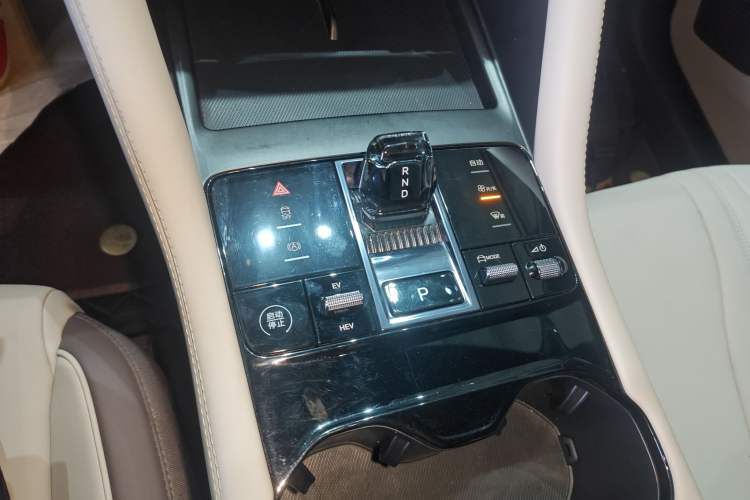 Used BYD Song PLUS New Energy 2025 DM-i 112KM Prestige Model Gear Lever