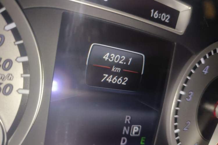 Used Mercedes-Benz A-Class 2015 A 200 Sport Edition Odometer Close Up