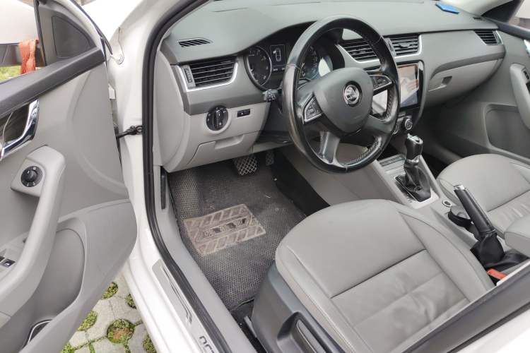 Used Skoda Octavia 2015 1.6L Automatic Yijun Edition