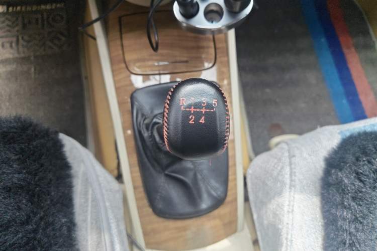 Used Buick Excelle 2015 1.5L Manual Classic Trim Gear Lever