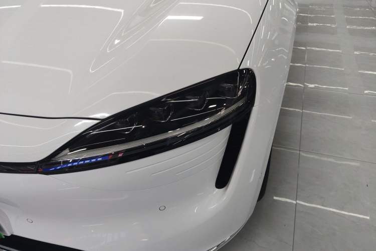 Used Hima Luxeed R7 2024 All-Electric 802 km Max