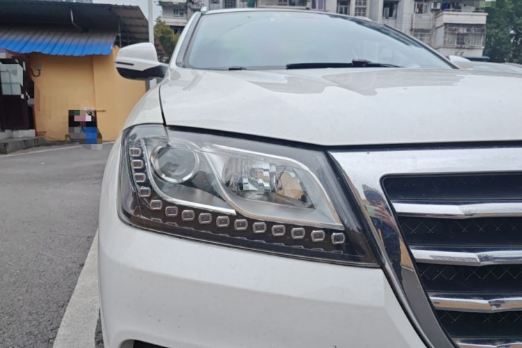 Used Haval H2 2017 Red-Label 1.5T Automatic Two-Wheel Drive Luxury Model Right Front Headlight