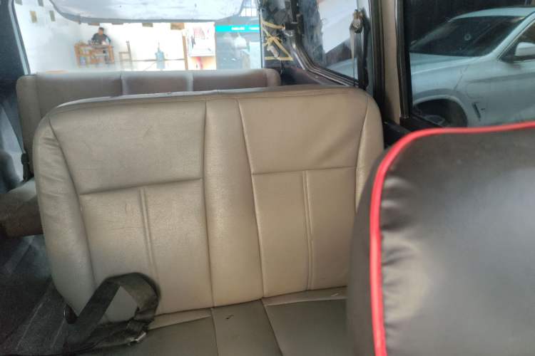 Used Wuling Hongguang 2010 1.4L Practical Version Left Rear Seat