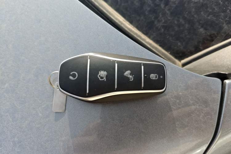 Used BYD Seal 05 DM-i 2025 DM-i Intelligent Drive 120KM Flagship Model Interior 1