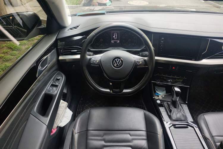 Used Volkswagen Passat 2021 330TSI Elite Edition Steering Wheel