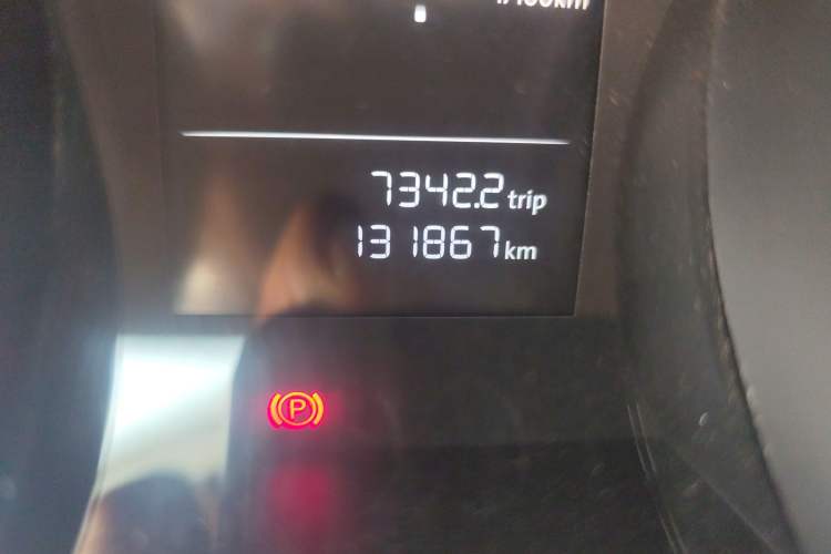 Used Volkswagen Lamando 2017 230TSI DSG Fashion Edition Odometer Close Up