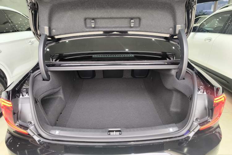 Used Volvo S90 2023 B5 Luxury Smart Edition
