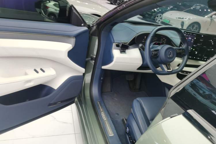 Used Zeekr 001 2024 YOU Edition 100 kWh All-Wheel Drive Interior 3