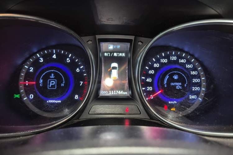 Used Hyundai Santa Fe 2013 Revised Version 2.4L Automatic All-Wheel Drive Luxury Trim
