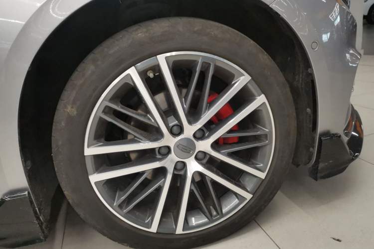 Used Geely Auto Preface 2023 2.0TD Prestige Version Right Front Wheel Hub