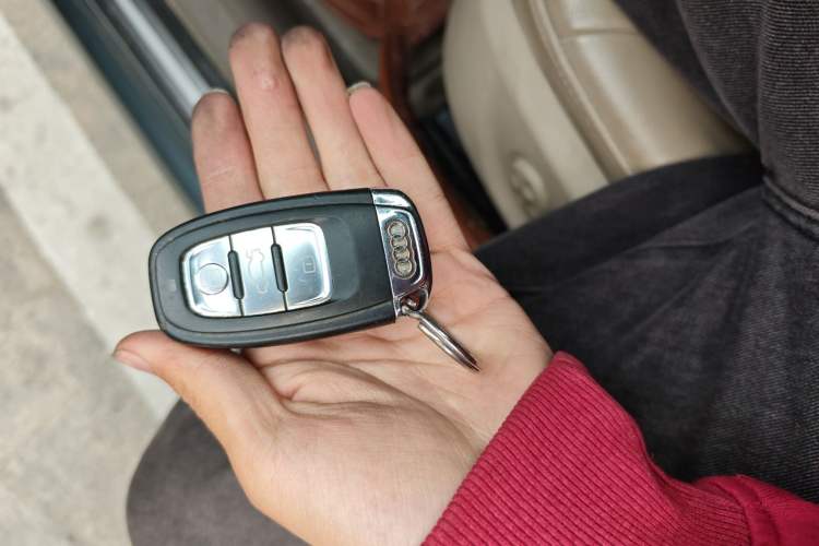 Used Audi A4L 2011 2.0 TFSI Comfort Model Vehicle Key