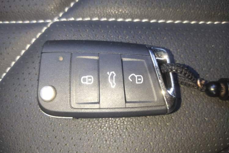 Used Volkswagen Tiguan L 2022 330TSI Automatic Two-Wheel Drive Smart Edition