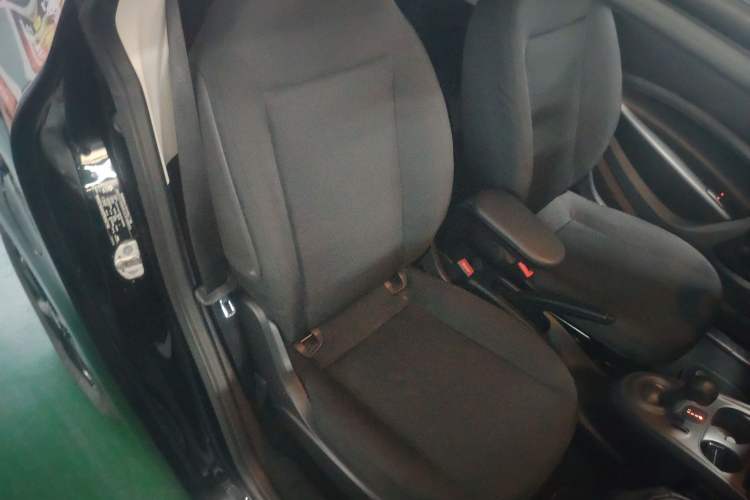 Used smart fortwo 2015 1.0L 52 kW hardtop Dynamic version