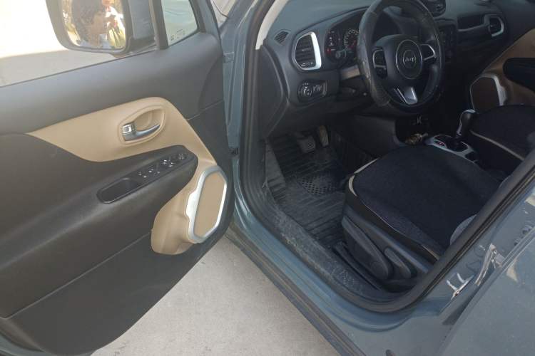 Used Jeep Renegade 2016 1.4T Automatic Jingneng Edition Driver Seat