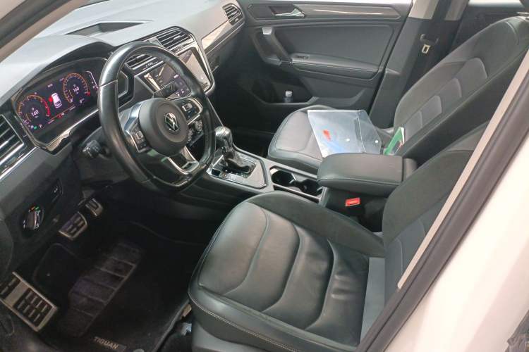 Used Volkswagen Tiguan L 2021 330TSI Automatic Two-Wheel Drive R-Line Enhanced Edition Left Front Seat