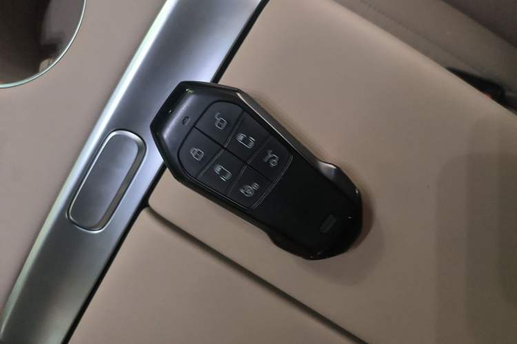 Used XPeng X9 2024 702 Ultra-Long Range Pro Vehicle Key