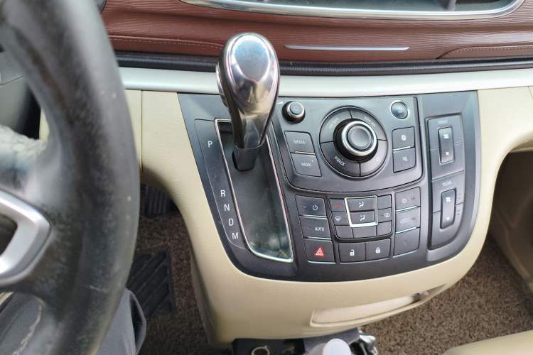 Used Buick GL8 2018 28T Luxury Model China VI Standard