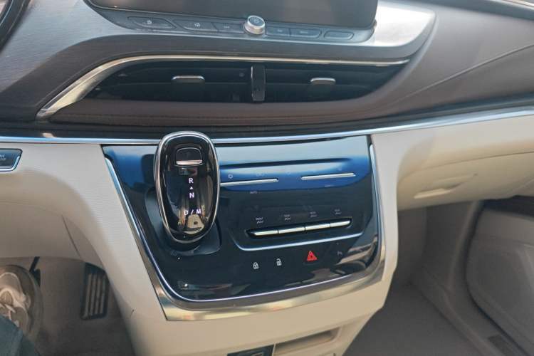 Used Buick GL8 2021 Land Cruiser Executive 652T Premium Model
