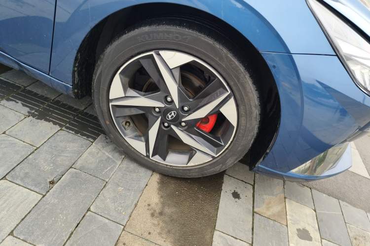 Used Hyundai Elantra 2022 1.5L CVT GLX Elite Edition Right Front Wheel Hub