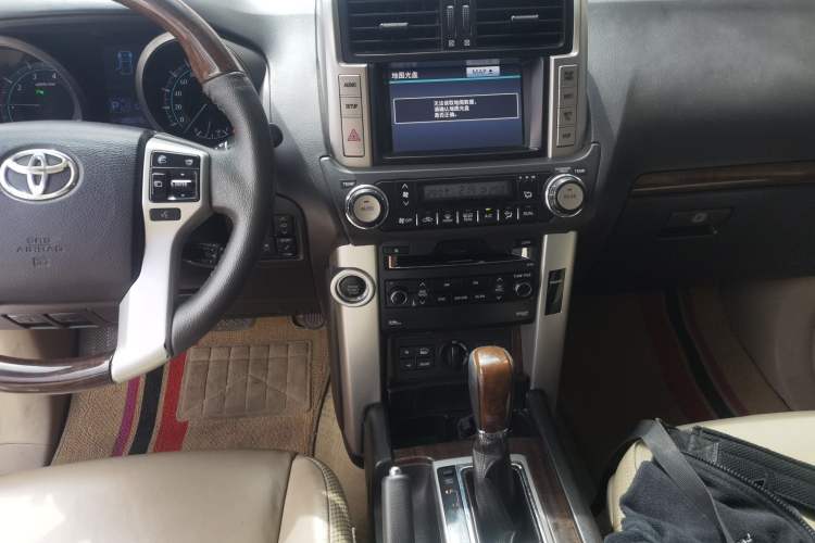 Used Toyota Prado 2010 4.0L Automatic VX NAVI Audio And AC Panel