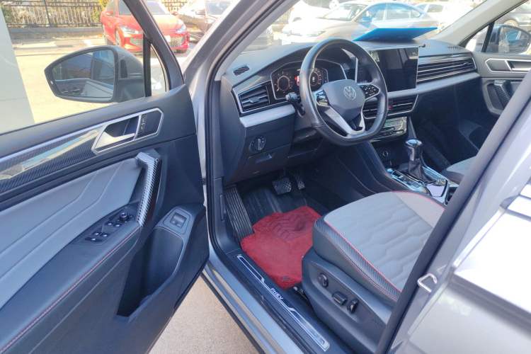 Used Volkswagen Tiguan L New Energy 2022 430 PHEV Plug-in Hybrid Flagship Edition Interior 3