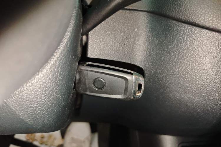 Used Volkswagen Tiguan 2016 280TSI Automatic Two-Wheel-Drive Silk Road Style Edition Vehicle Key