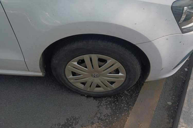 Used Volkswagen Polo 2016 1.4L Automatic Trendy Model Right Rear Wheel Hub