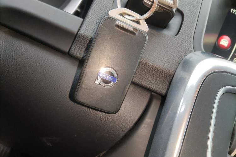 Used Volvo V60 2014 Restyled T5 Zhiya Edition
