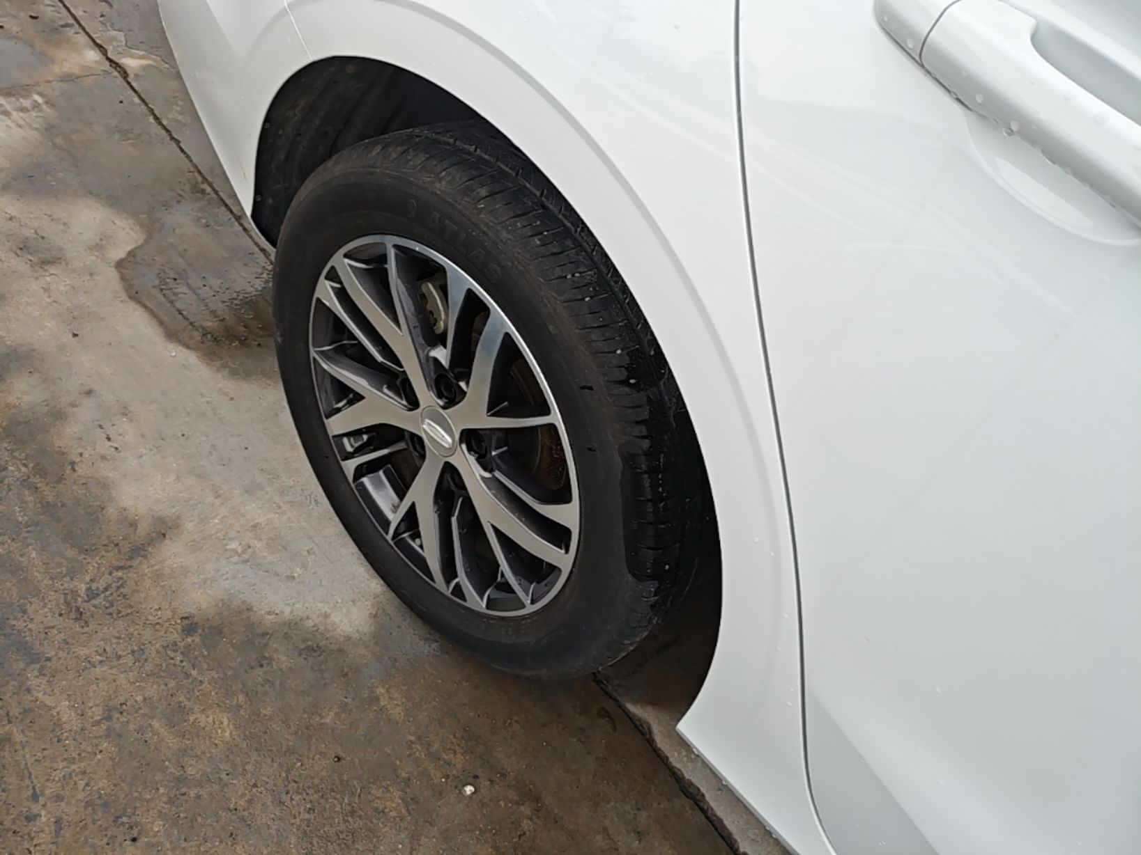 Geely Auto Emgrand 2023 4th Generation Champion Edition 1.5L CVT Luxury Model — снимка 11