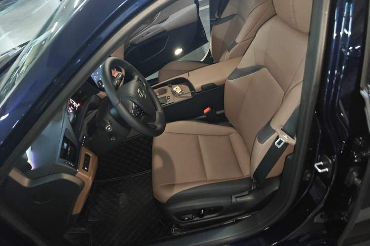 Used Lexus ES 2025 200 Premium Edition Left Front Seat