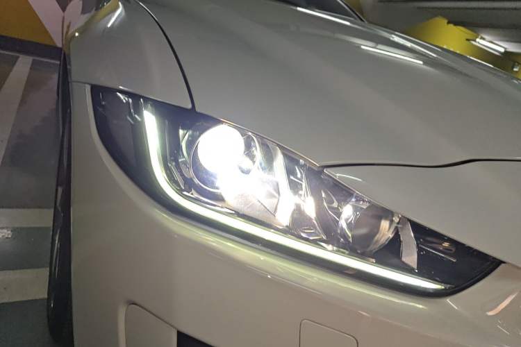 Used Jaguar XE 2015 2.0T 200 PS R-Sport Right Front Headlight