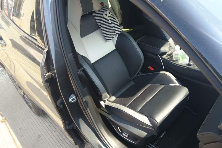 Used Lynk & Co 05 2023 2.0TD Two-Wheel Drive Shine Halo