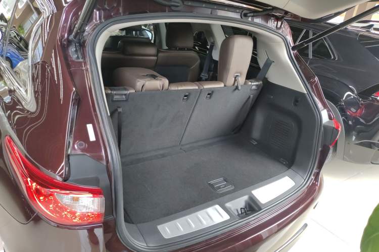 Used Infiniti QX60 2014 2.5 S/C Hybrid Two-Wheel Drive Excellence Edition Trunk