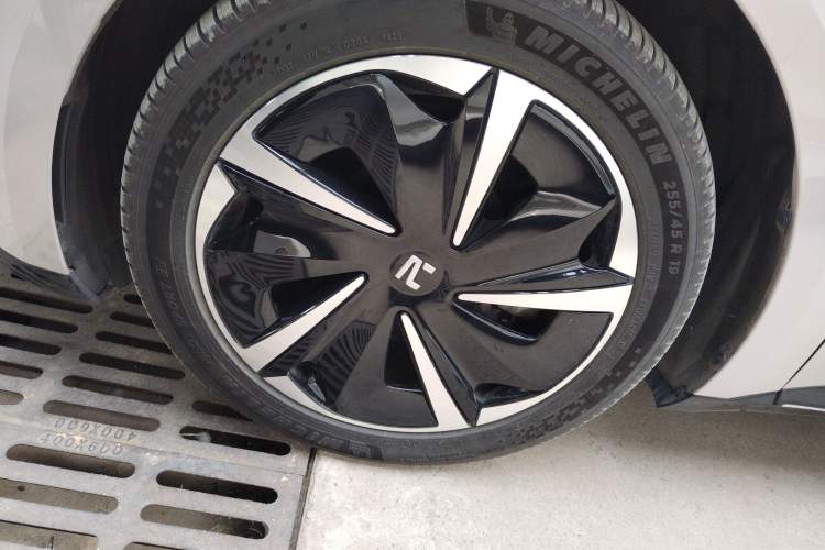 Used Rising F7 2023 Advanced Edition
