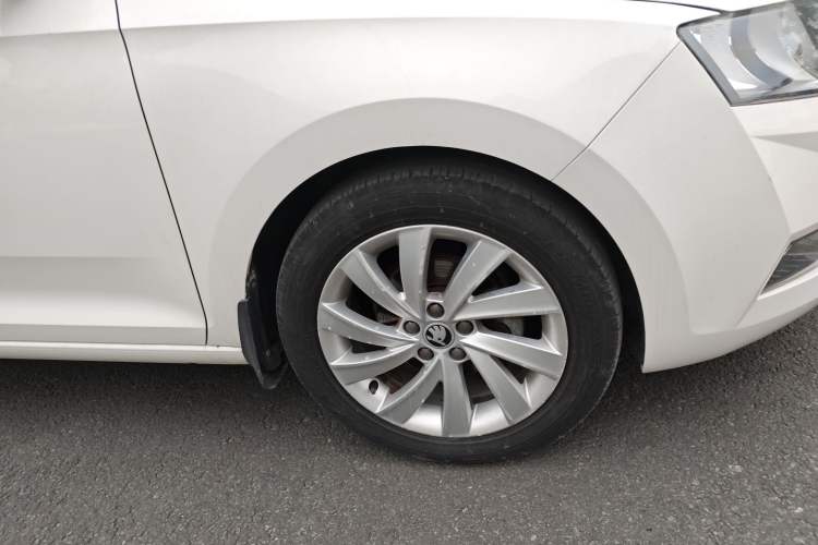 Used Skoda Rapid 2019 1.5L Automatic Comfort Edition China VI Standard