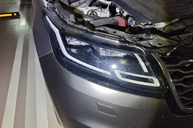 Used Land Rover Range Velar 2019 250 PS R-DYNAMIC S Right Front Headlight