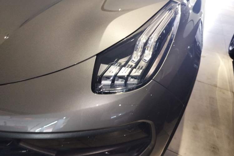 Used Lynk & Co 01 EM-P 2021 1.5TD PHEV Halo Left Front Headlight
