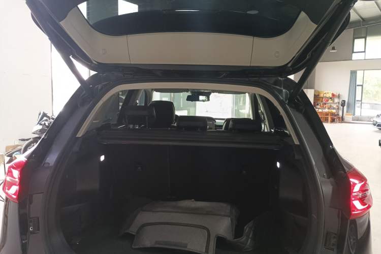 Used Hongqi HS5 2022 Facelifted Version 2.0T Smart Connect Flagship All-Wheel-Drive Edition
