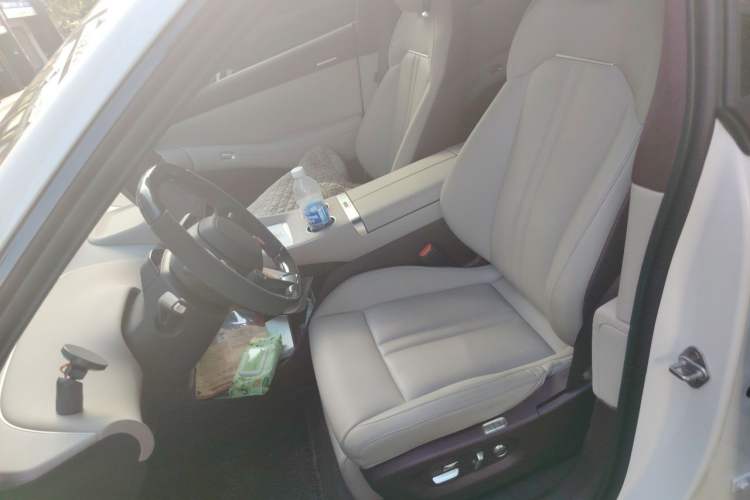 Used Xiaomi Auto YU7 2025 Ultra-Long Range High-Performance All-Wheel-Drive Max Edition