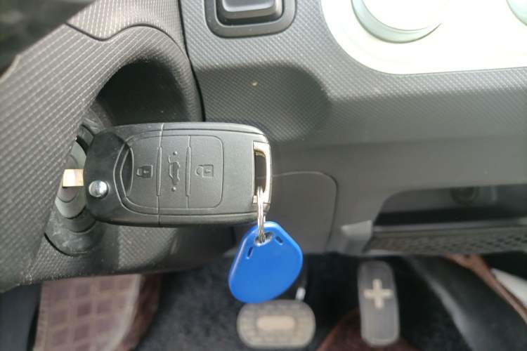 Used Wuling Hongguang MINIEV 2021 Macaron Premium Model – Lithium Iron Phosphate Vehicle Key