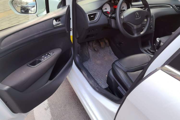 Used Peugeot 308 2014 Enjoy Edition Classic 1.6L Manual YouShang Model