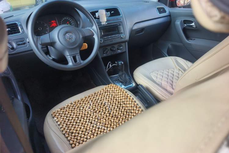 Used Volkswagen Polo 2011 1.4L Automatic ZhiShang Version