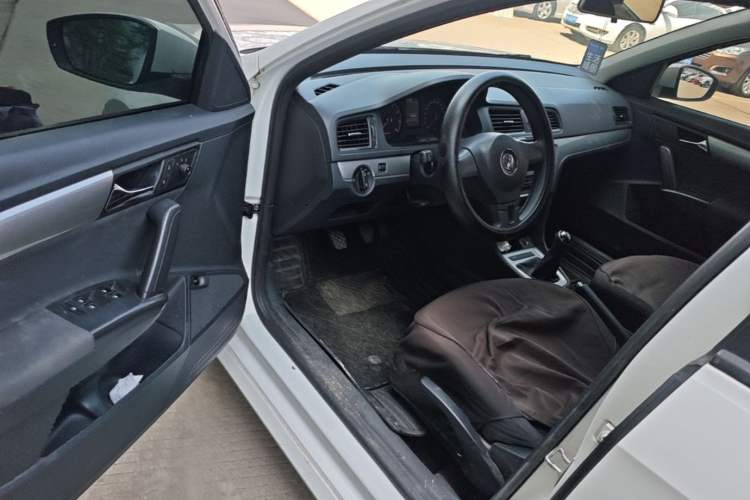 Used Volkswagen Lavida 2013 Revised Classic 1.6L Manual Fashion Edition Driver Seat