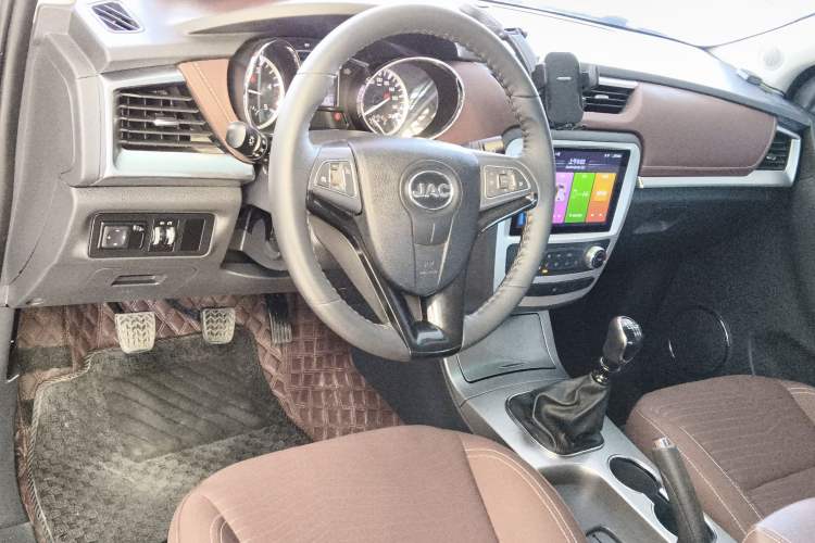 Used JAC T8 2020 2.0T Diesel Two-Wheel Drive Business-Grade Big Double Cabin HFC4DB2-2E
