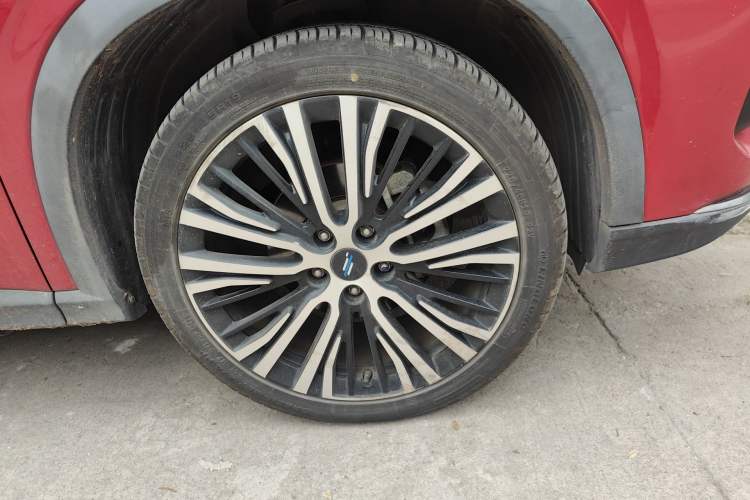 Used CHANGAN OSHAN X5 2021 1.5T DCT Flagship Edition Right Front Wheel Hub