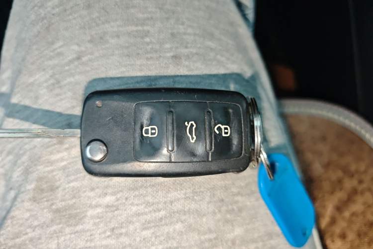 Used Volkswagen Sagitar 2015 1.6L Manual Comfort Model Vehicle Key